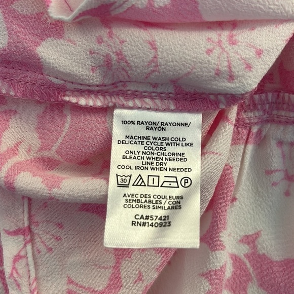 LOFT Ann Taylor Pink & White Floral Front Button Flowy Top Size XS New with tags - Picture 7 of 7
